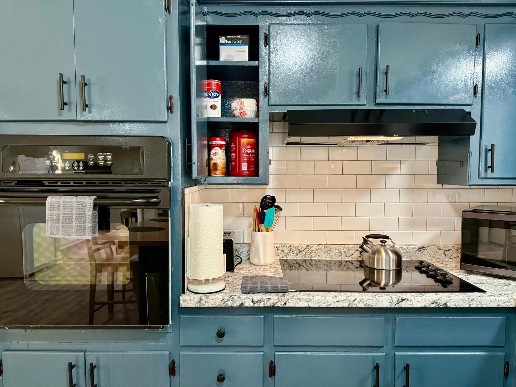 Budget Friendly Renovated Five Bedroom Retreat Oklahoma City