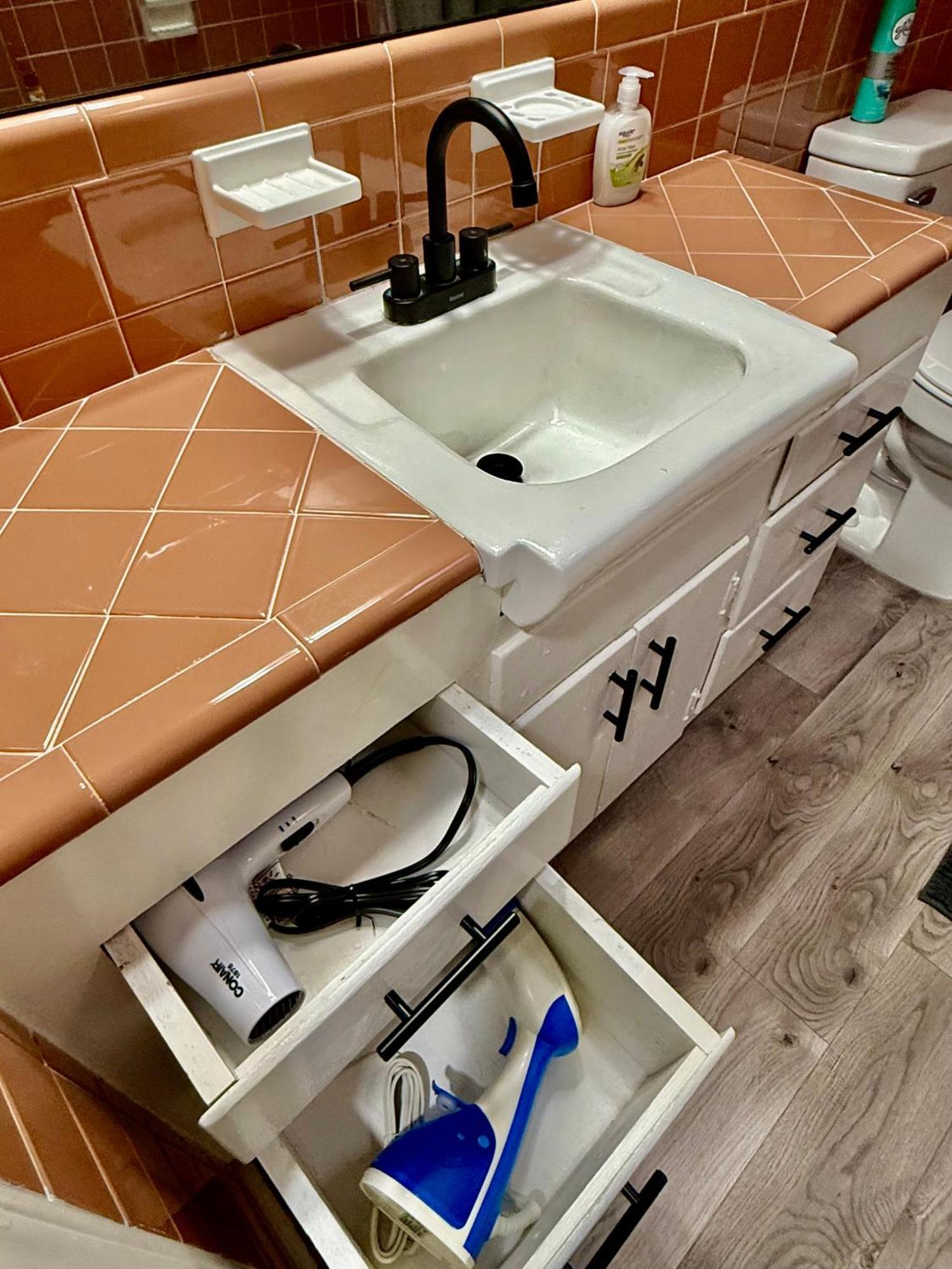 Budget Friendly Renovated Five Bedroom Retreat * Oklahoma City
