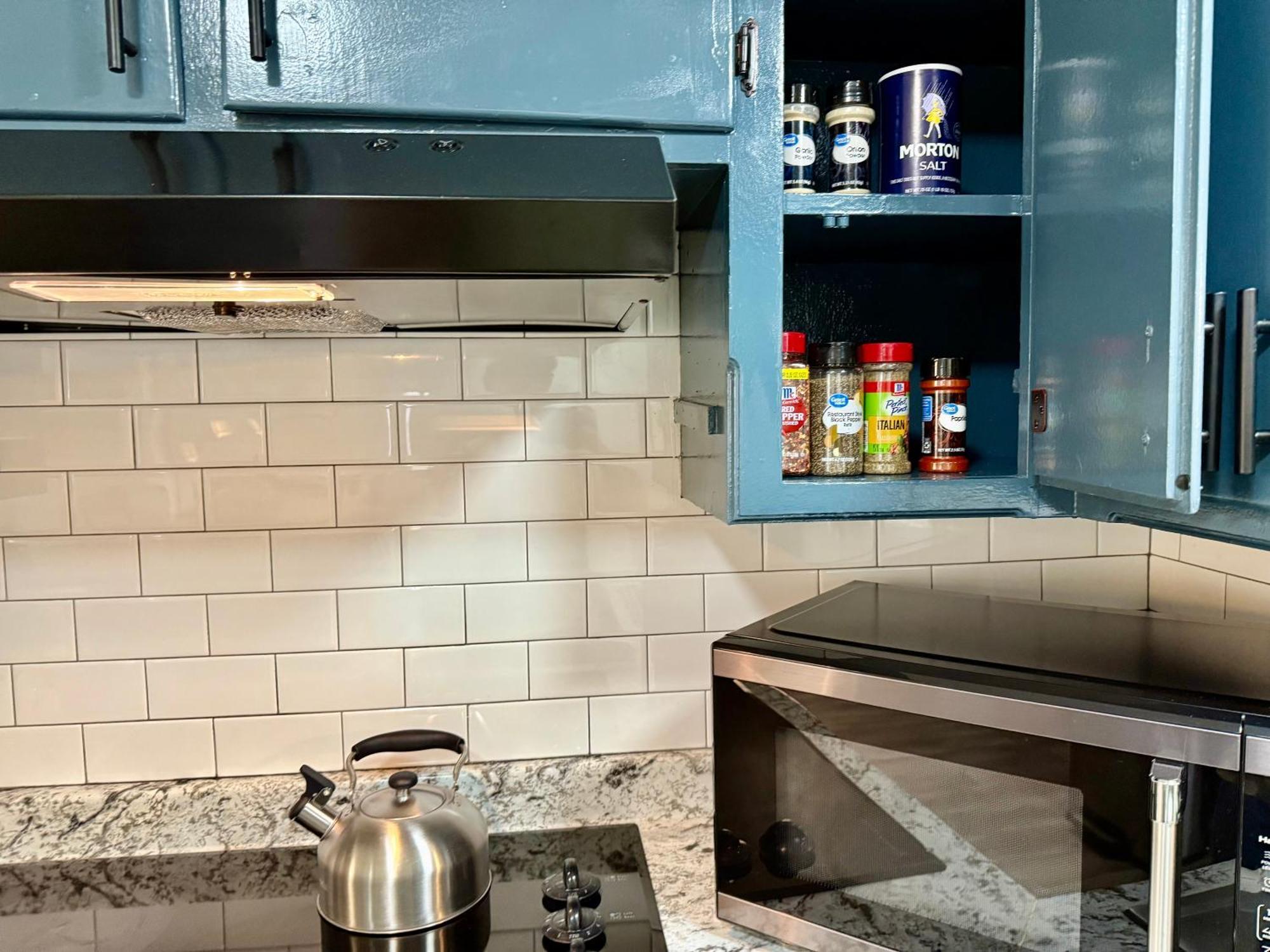 Budget Friendly Renovated Five Bedroom Retreat *