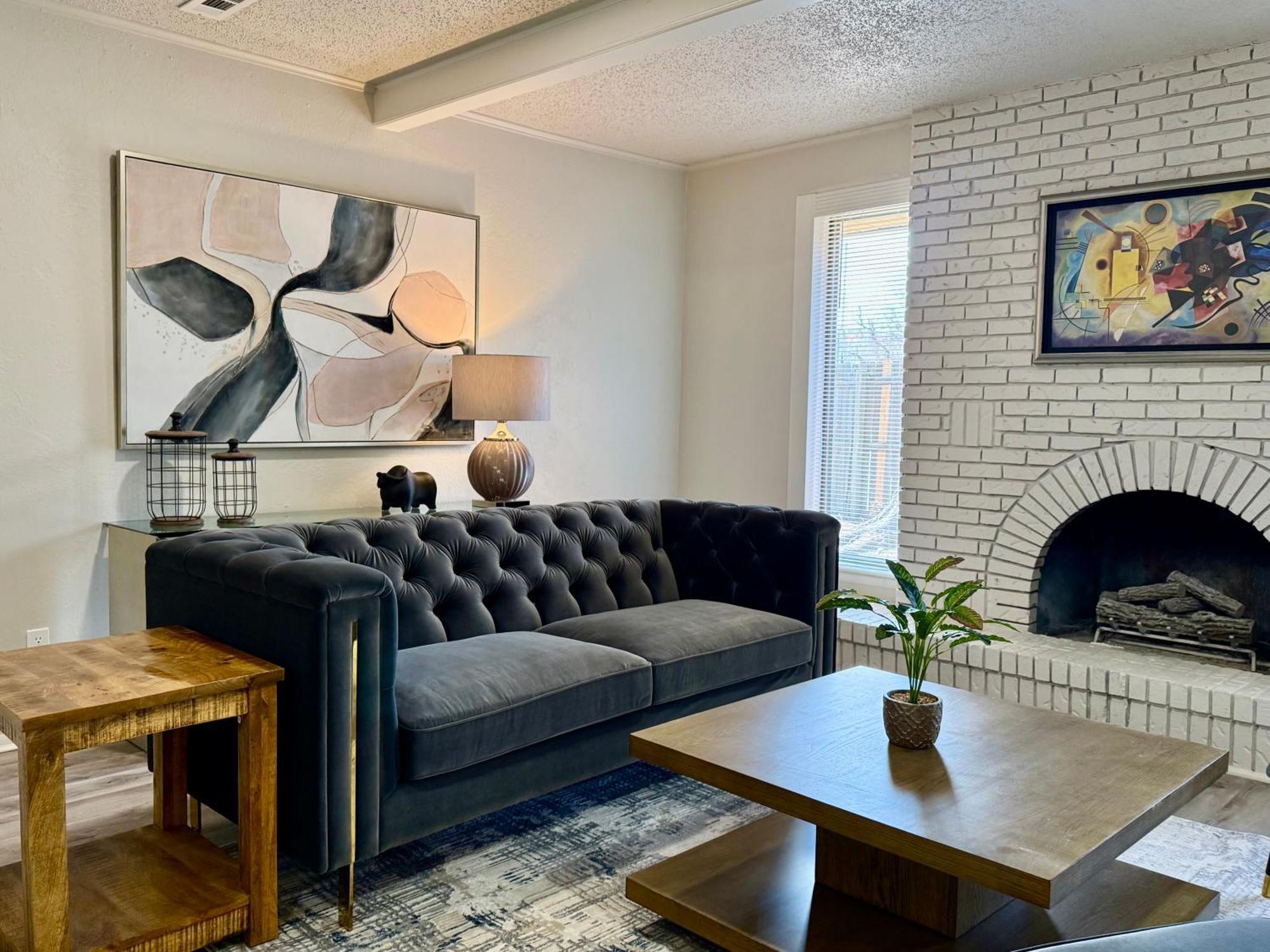 Budget Friendly Renovated Five Bedroom Retreat Oklahoma City