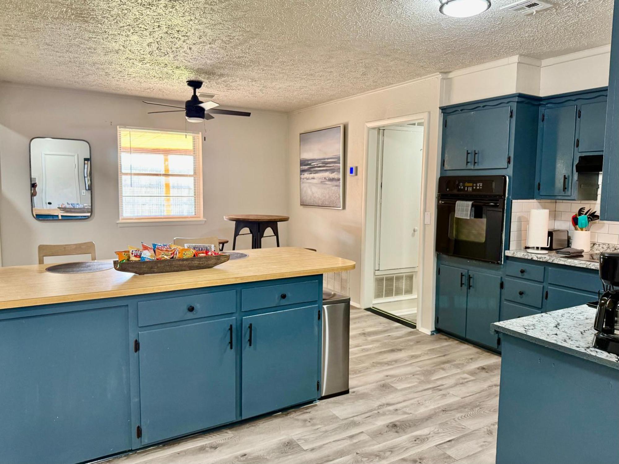Budget Friendly Renovated Five Bedroom Retreat Holiday home Oklahoma City