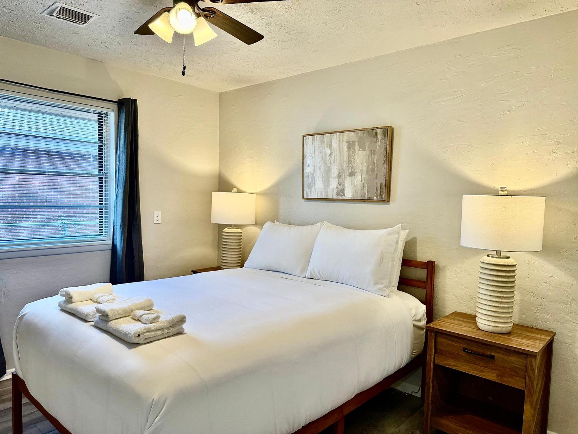 Budget Friendly Renovated Five Bedroom Retreat Holiday home