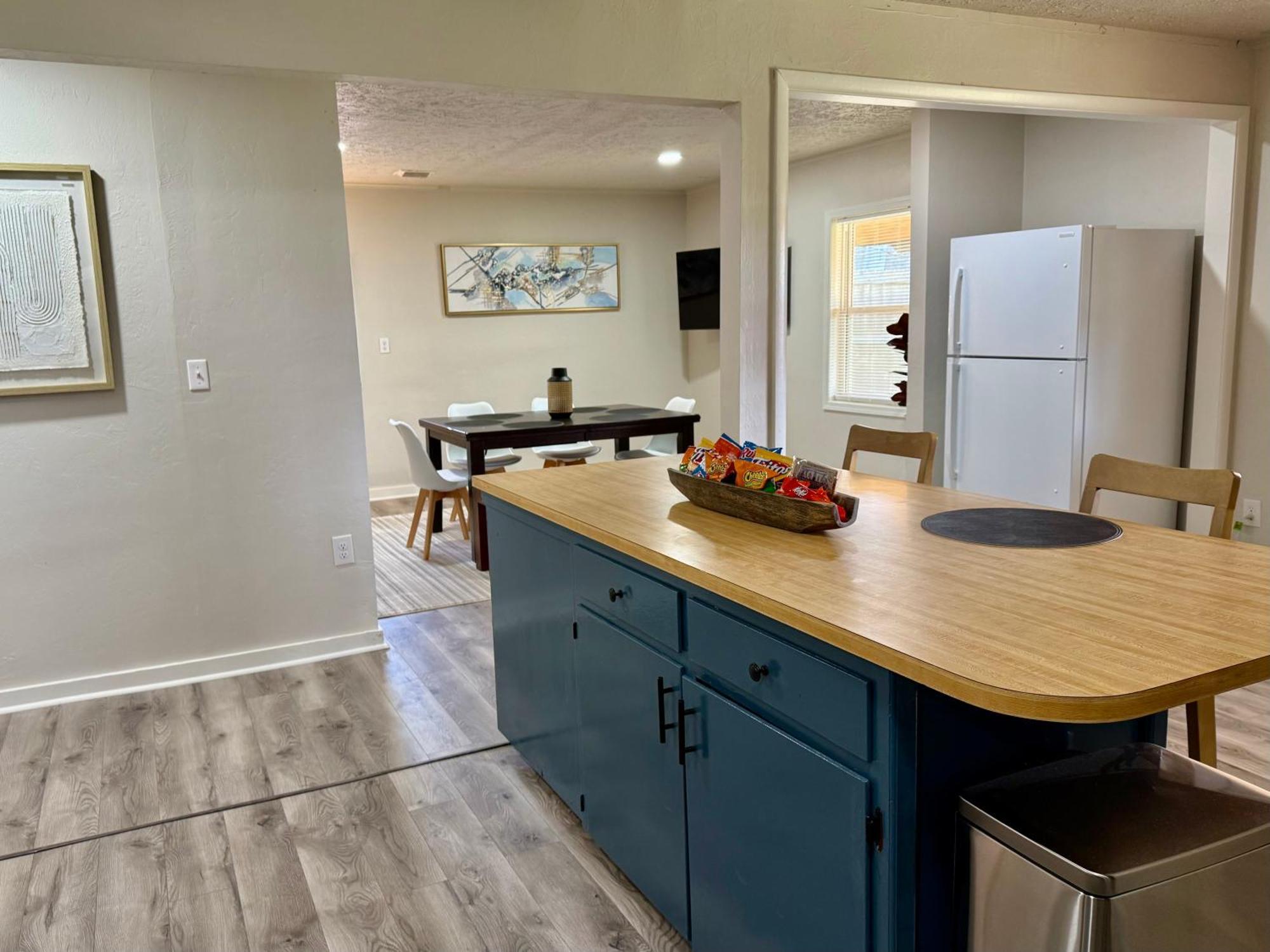Holiday home Budget Friendly Renovated Five Bedroom Retreat Oklahoma City
